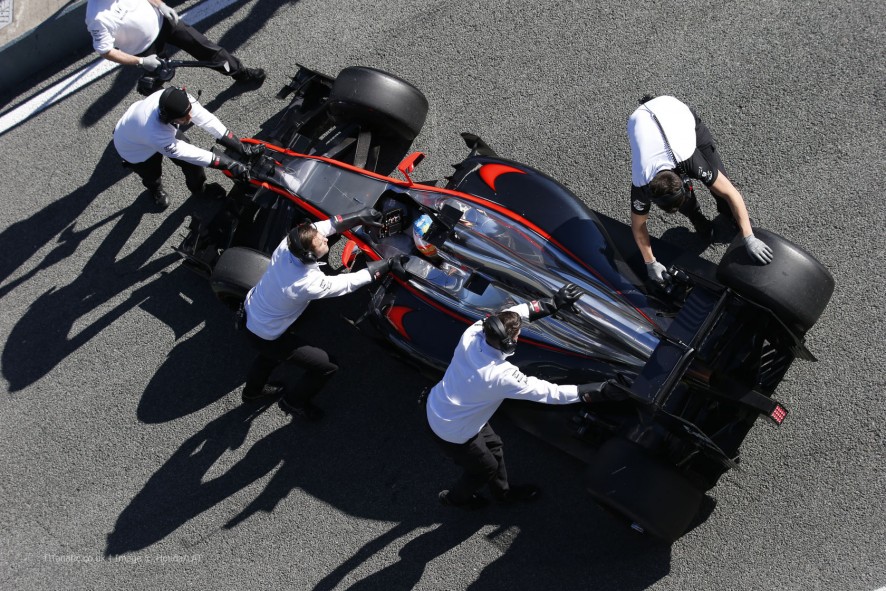 alonso_-_mclaren_-_jerez_2015.jpg