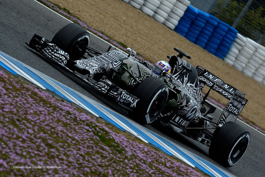 ricciardo_-_red_bull_-_jerez_2015.jpg