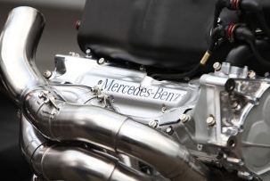 mercedes motor.JPG