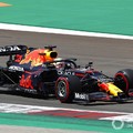 A Red Bull és a Mercedes küzdelme