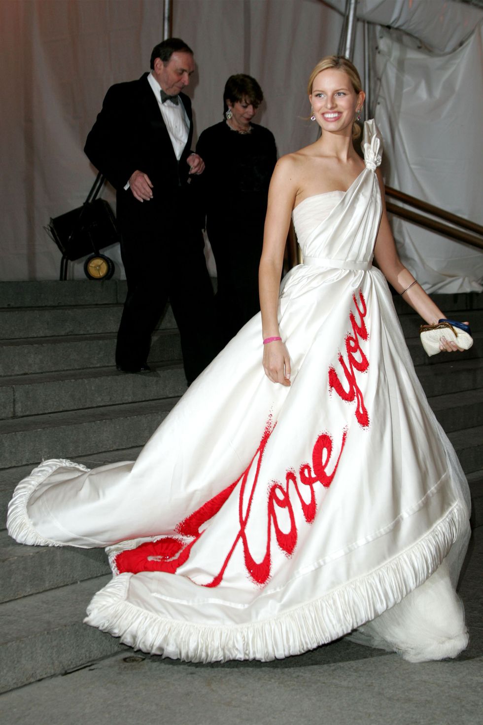 Romantikus vallomás a Viktor&Rolftól. <br /><br />KAROLINA KURKOVA<br />Viktor&Rolf, 2005