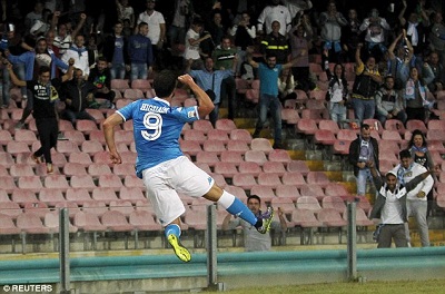 higuain-goal-vs-juventus-sep-2015.jpg