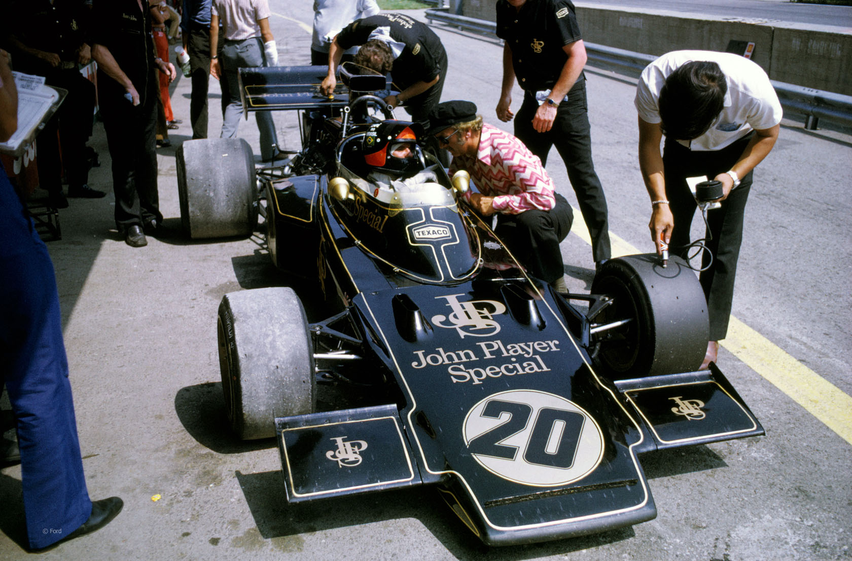 lotus_72d_1972_pit.jpg