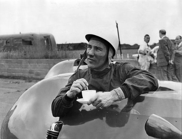 s_moss_vanwall_tea.jpg