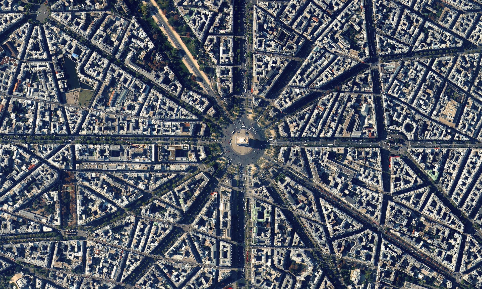 andrassyut-haussman-paris.jpg