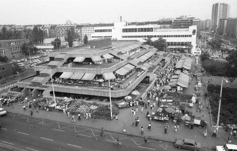 fehervariutipiac-1980asevek-fortepan_hu-22505.jpg