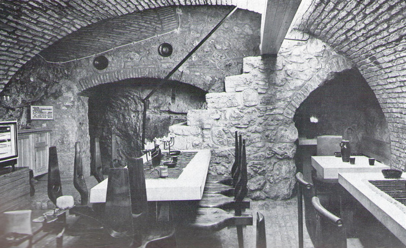 fovarosi.blog.hu: FeherGalambHaz-Borozo-MagyEpMuv-1969-06-p17