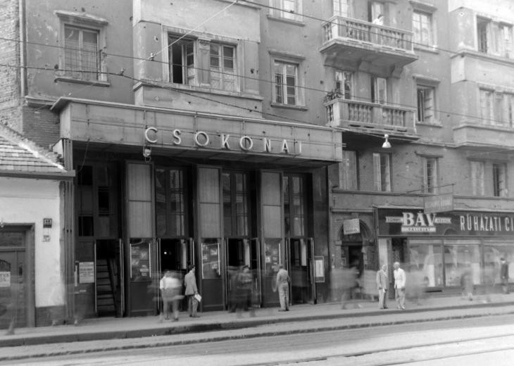 fovarosi.blog.hu: CsokonaiMozi-NepszinhazUtca-1950esEvek-Fortepan.hu