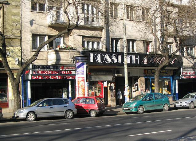 fovarosi.blog.hu: Kossuth4Mozi-2000esEvek