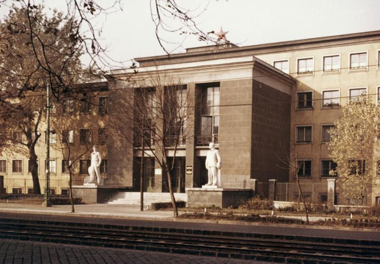 fovarosi.blog.hu: AngyalfoldiHajogyar-1970esEvek-fortepan.hu-39696