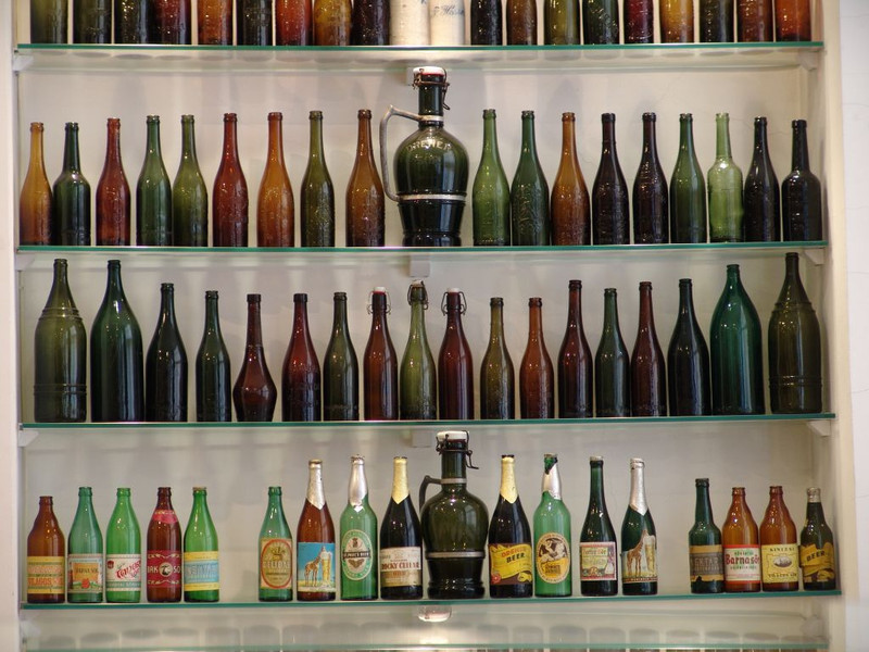 fovarosi.blog.hu: DreherSortura-2013-Sajtofoto-Uvegek muzeum - indafoto.hu
