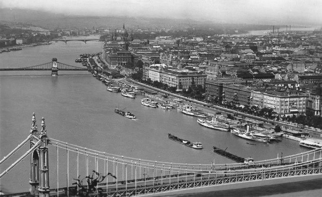 fovarosi.blog.hu: DunapartiSzallodasor-1930asEvek-fortepan.hu-44913 - indafoto.hu