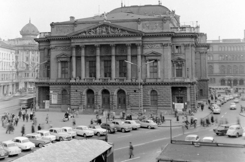 fovarosi.blog.hu: NemzetiSzinhaz-1964Korul-Fortepan.hu - indafoto.hu