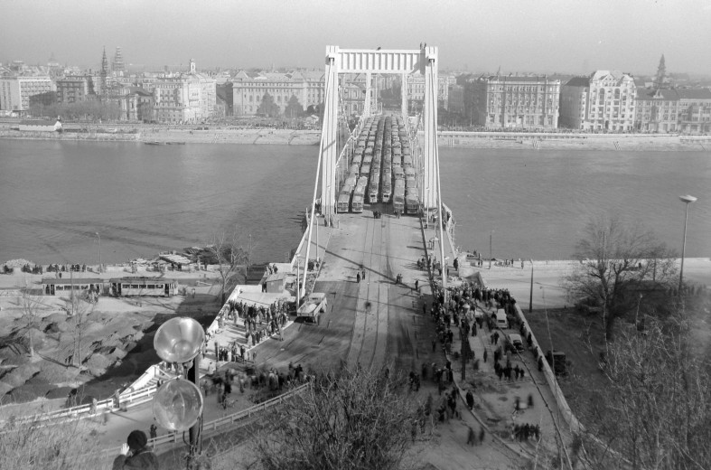 fovarosi.blog.hu: ErzsebetHid-1964-Terhelesproba-Fortepan.hu2 - indafoto.hu