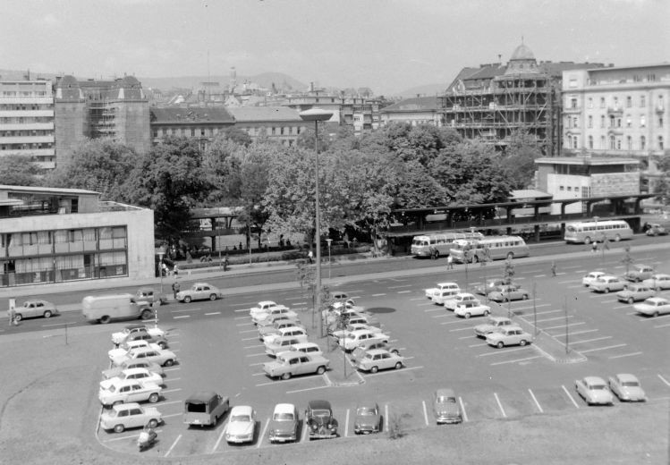 fovarosi.blog.hu: ErzsebetTer-1968Korul-Fortepan.hu - indafoto.hu