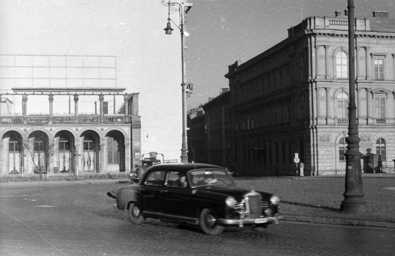 fovarosi.blog.hu: ClarkAdamTer-1960Korul-fortepan.hu-79814 - indafoto.hu