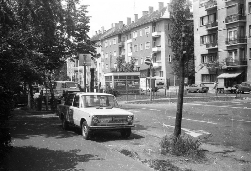 fovarosi.blog.hu: RonaUtcaiBenzinkut-1980Korul-fortepan.hu-57803 - indafoto.hu