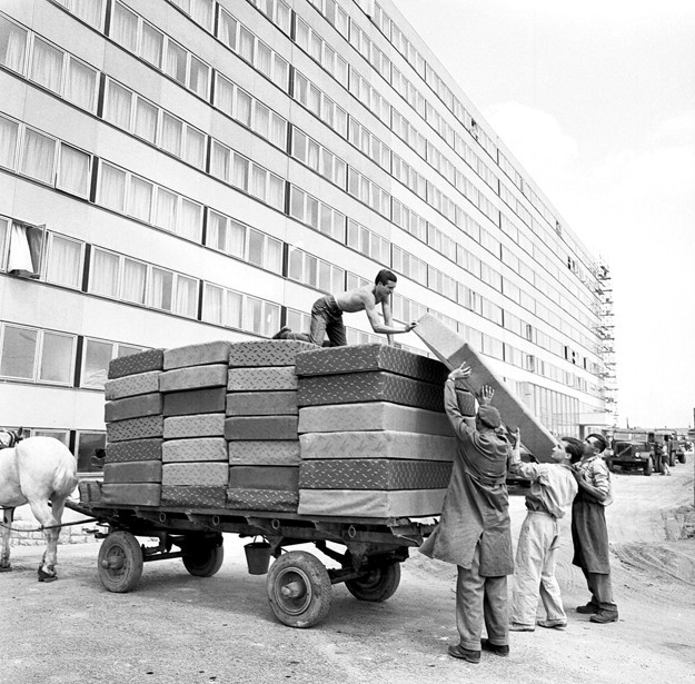 fovarosi.blog.hu: KarmanTodorKollegium-1966Korul-NOLkepmento - indafoto.hu