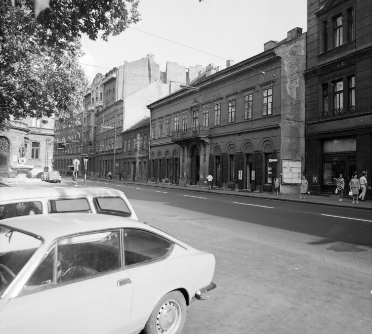 fovarosi.blog.hu: SzaboErvinTer-1971Korul-fortepan.hu-98100 - indafoto.hu