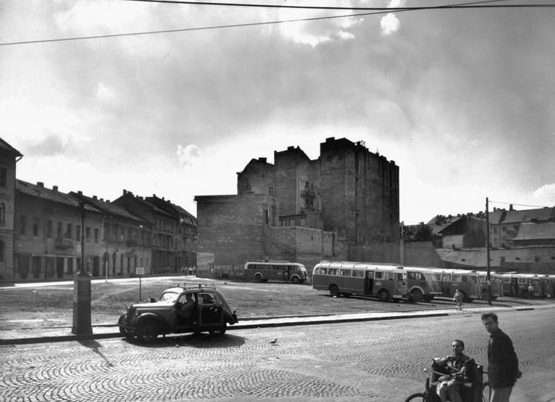 fovarosi.blog.hu: MammutBevasarlokozpont-1954-LovohazUtca-RetekUtcaSarok-fortepan. - indafoto.hu