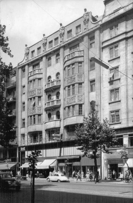 fovarosi.blog.hu: RakocziUt14-1961Korul-FokuszKonyvaruhazEpulete-fortepan.hu-10233 - indafoto.hu