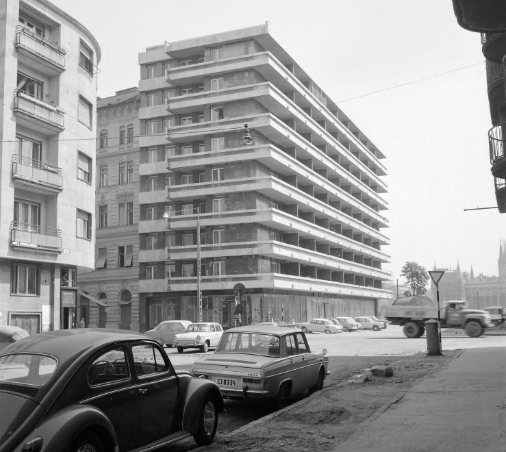 fovarosi.blog.hu: CsaloganyUtca-1971Korul-fortepan.hu-98078 - indafoto.hu
