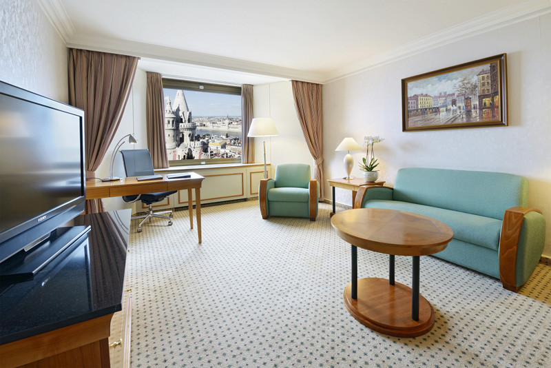 Hilton-BudaiVar-2017-KingDanubeJuniorSuite-Regi