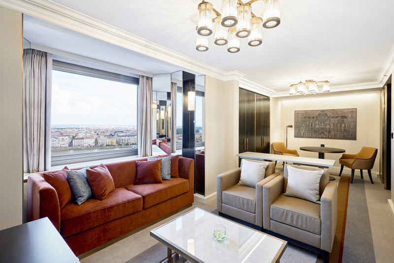Hilton-BudaiVar-2017-KingJuniorDanube Suite-Uj