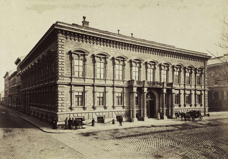 FesteticsPalota-1900Korul-PollackMihalyTer3-fortepan.hu-82066