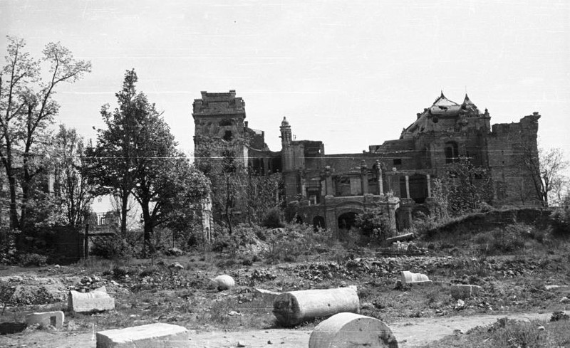 fovarosi.blog.hu: JozsefFohercegPalota-1950esEvek-fortepan.hu-51552 - indafoto.hu