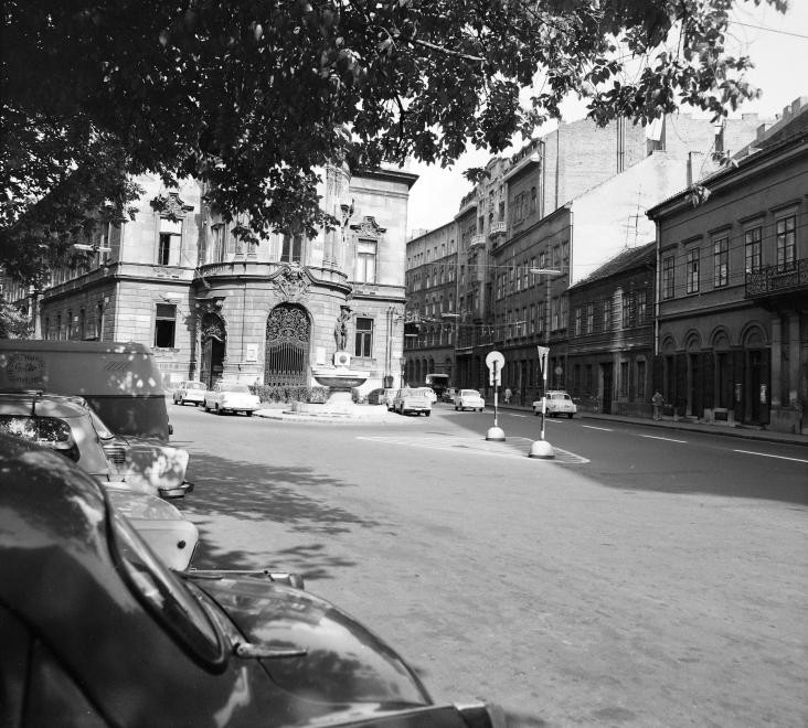 fovarosi.blog.hu: SzaboErvinTer-1971-fortepan.hu-98101 - indafoto.hu