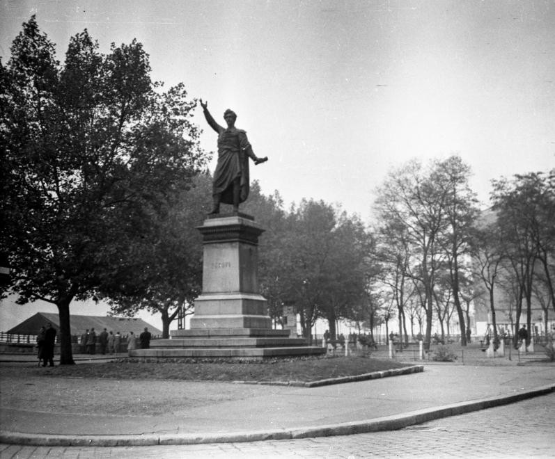 fovarosi.blog.hu: PetofiTer-1960asEvek-fortepan.hu-74953 - indafoto.hu
