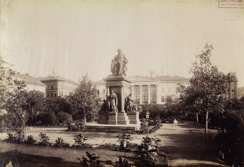 fovarosi.blog.hu: SzechenyiTer-1890Utan-KloszGy-fortepan.hu-82376 - indafoto.hu