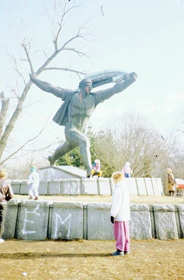 fovarosi.blog.hu: 56osokTere-FelvonulasiTer-1989-TanacskoztarsasagiEmlekmu-RomanAn - indafoto.hu