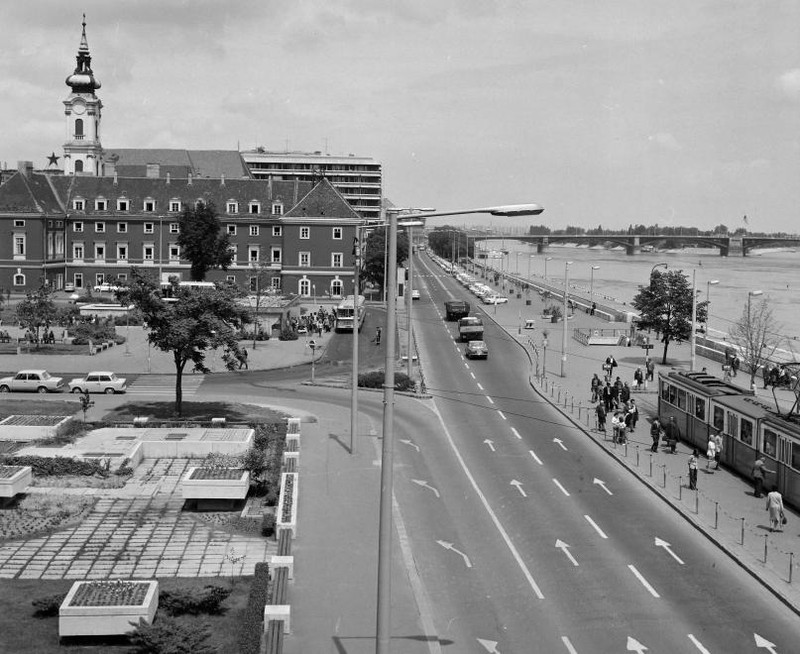 fovarosi.blog.hu: BatthyanyTer-1976Korul-fortepan.hu-99165 - indafoto.hu