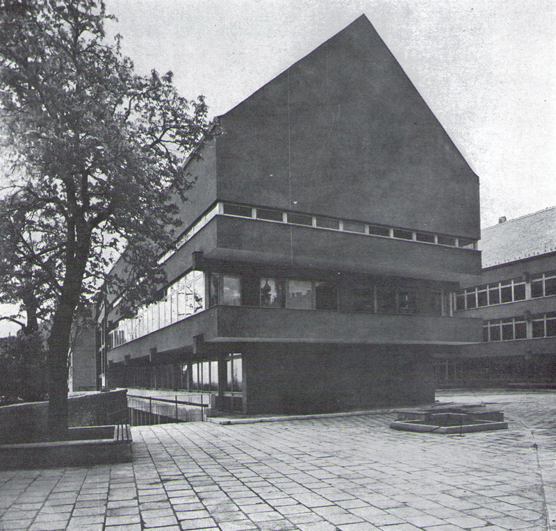 fovarosi.blog.hu: TarnokUtcaiIskola-Udvar-MagyEpMuv-1970-04-p39 - indafoto.hu