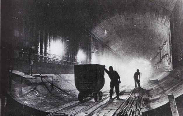 fovarosi.blog.hu: Metro2-MoszkvaTer-Epul-01 - indafoto.hu