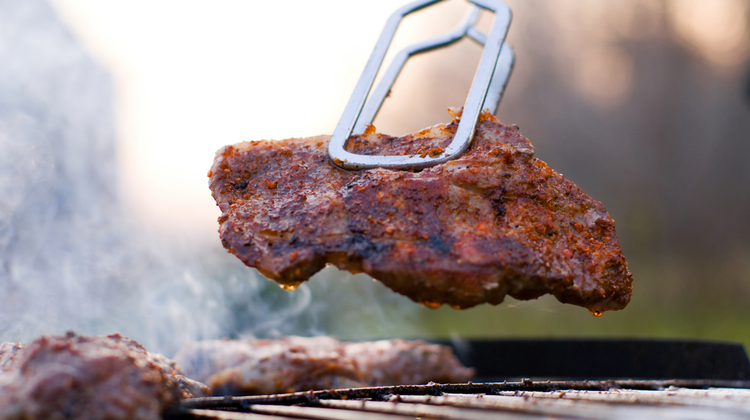 Egy perc alatt minden, amit a  fűszerezett húsok grillezéséről tudni kell!