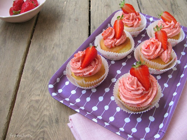 Epres vajkrémes cupcake