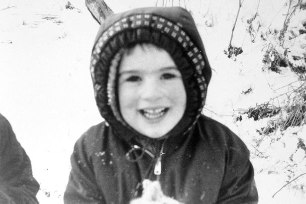 George Michael egyik gyermekkori fotója egy családi albumból