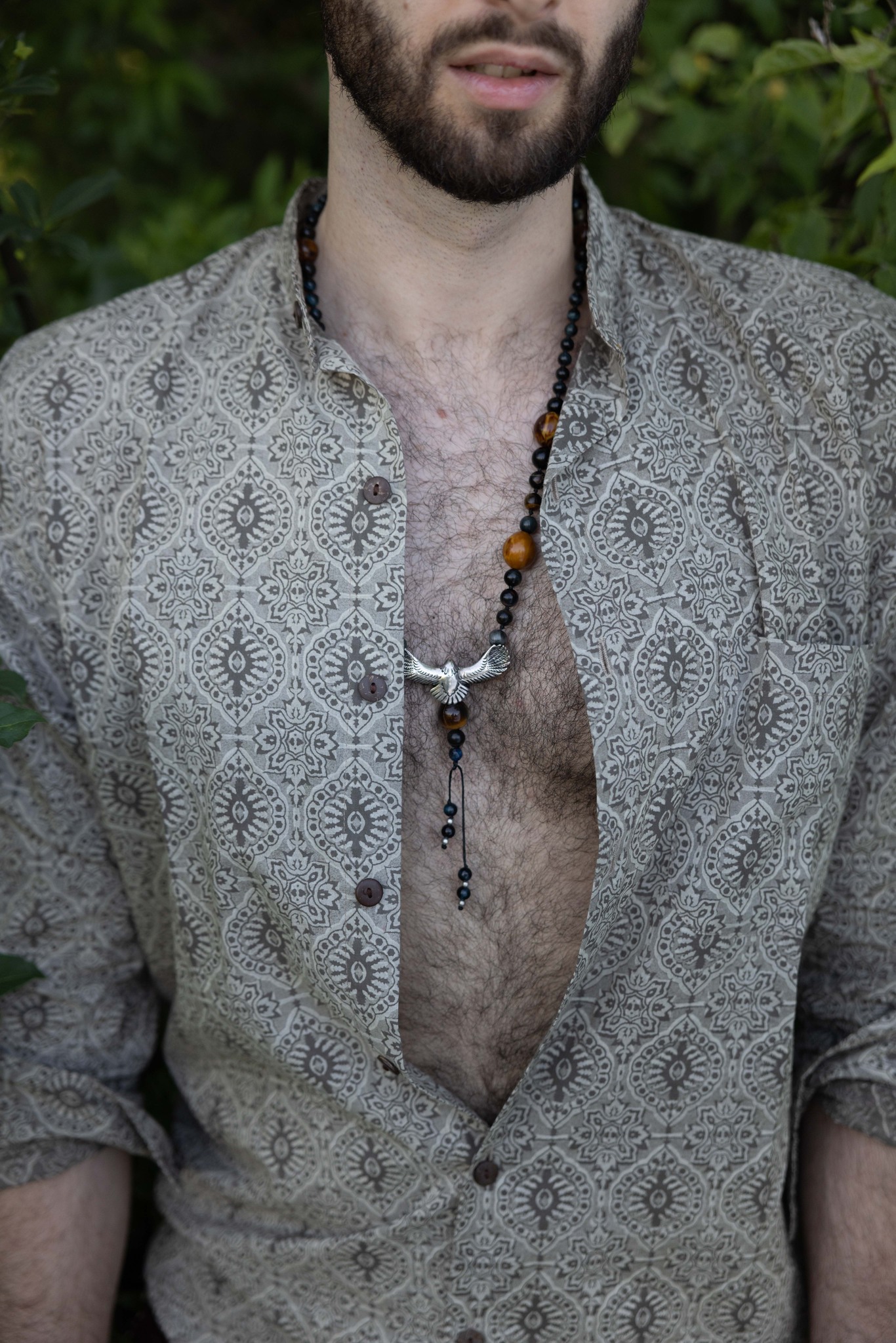 Sólyom szem-obszidián-tigrisszem nyaklánc, sólyom medállal<br />Modell: Adolfo Negroni 
