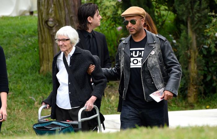 Az audioslaves zenésztárs, Tom Morello az anyukájával jött a temetésre