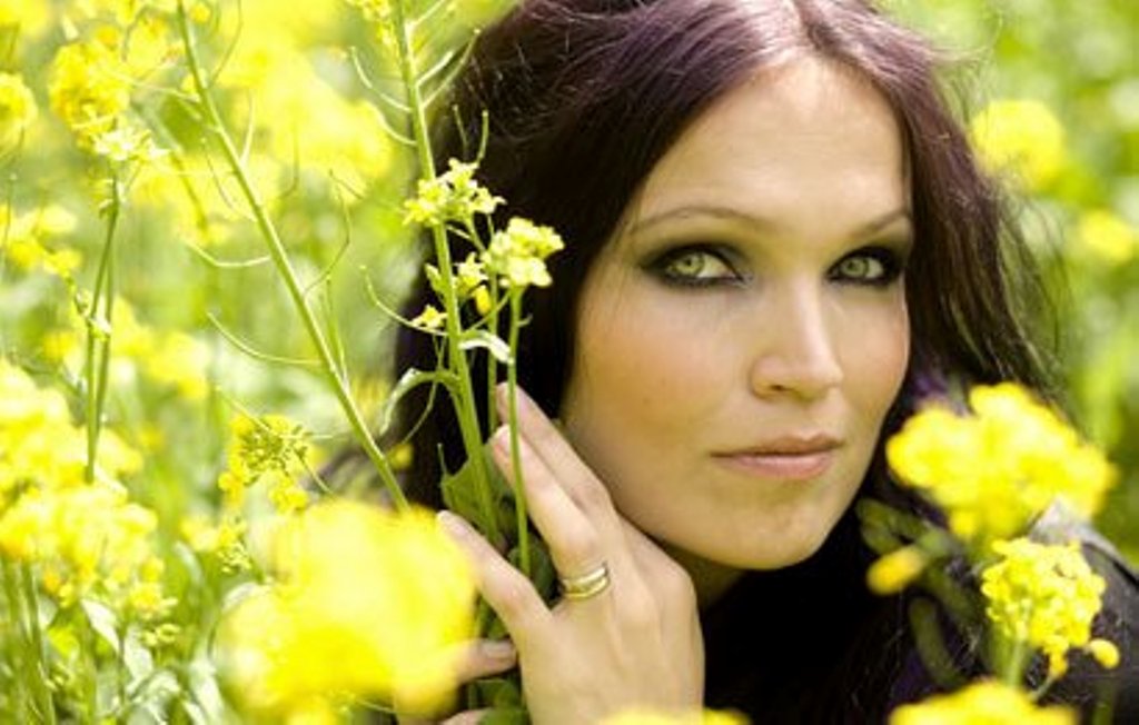 Tarja Turunen<br />Az operaénekesi hanggal rendelkező Tarja Turunen miatt fedezte fel magának a világ a Nightwish zenekart, a finn bandát 2005-ben hagyta ott, azóta szólólemezeket készít. A Nightwish tagjai Tarja férjét okolták, szerintük az üzletember rossz irányba befolyásolta feleségét.