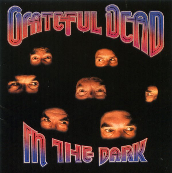 8. Grateful Dead - In the Dark:<br /><br />A kultikus Grateful Dead hat évnyi hallgatás után jelentette meg az albumot, amely hihetetlen népszerűségnek örvendett, dupla platinalemez státuszba emelkedett az USA-ban. A zenekar  1994-ben bekerült a Rock and Roll Hall of Fame-be.