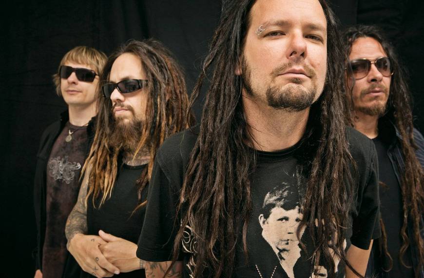 +1. Korn - Összeállításunk legfiatalabb zenekara a nu-metal megteremtője, az 1993-ban megalakult Korn. A zenekar októberben dobja piacra legújabb lemezét, olybá tűnik, mintha a Metallicát szerették volna beelőzni, már két klipet is kiadtak kedvcsinálónak, és nagyon úgy tűnik, hogy a kísérletezgetés helyett visszatértek a régi, jól bevált recepthez.