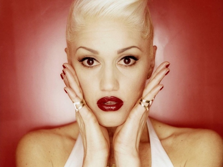 Gwen Stefani<br />Talán sokan felkapjátok a fejeteket, miképp sorolhattuk Gwen Stefanit a rockénekesnők táborába. Ám ne feledjétek: a No Doubttal bizony hosszú éveken át ugrándozott a színpadon, és a ska-s beütésekkel operáló banda nélküle semmire sem vitte volna.