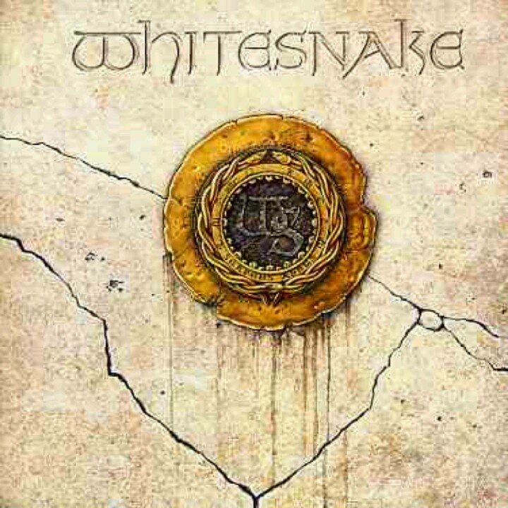 9. Whitesnake - Whitesnake:<br /><br />A banda hetedik stúdióalbuma 1987. április 7-én jelent meg, és a Whitesnake legkelendőbb kiadványa lett, az Egyesült Államokban nyolcszoros platinalemez státuszt ért el, míg világszerte legalább 17 millió példányban kelt el.