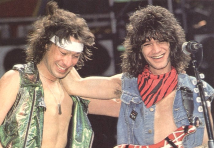 Alex és Eddie Van Halen: Alex a dobokat püfföli, Eddie gitáros, a testvérpár alapító az 1972-ben alakult Van HAlen zenekarban. Az együttes 1978-as bemutatkozó albuma, a Van Halen mérföldkőnek számít a hard rock és heavy metal történetében.