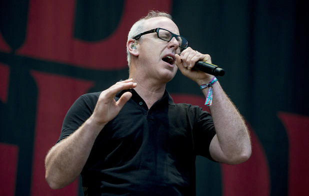 Greg Graffin - Bad Religion<br /><br />A Bad Religion nevű punk-rock zenekar frontembere, Greg Graffin geológusként végzett az UCLA-n (University of California) és evolúciós biológiából doktorált a Cornell Egyetemen. Disszertációjának témája a modern, darwinista tudósok valláshoz, istenhithez való hozzáállása, esetleges hitük tanulmányaikra és munkájukra gyakorolt hatása.