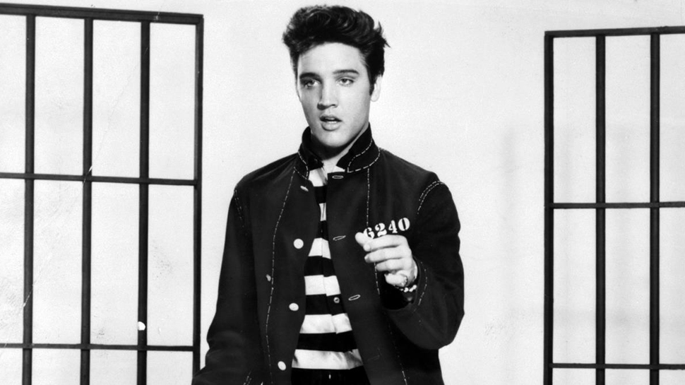 Főszerepet játszott, az 1957. november 8-án mozikba kerülő Jailhouse Rock (Börtönrock) című filmben, melyért 250 000 dollárt kapott. A filmre Elvis bérén kívül alig költöttek összesen 40 000 dollárt. A mozi megjelenése utáni olyan pletykák is szárnyra kaptak, hogy Elvis sikerei előtt gyilkolt és ezért börtönben is volt, illetve hogy rákos és hogy meg fog halni. 4 millió dollár értékben váltottak jegyet a filmre. A legendás börtön táncot maga Elvis találta ki, korábbi fellépései alapjaiból összerakva. 